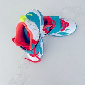 Nike size boy 2Y 09/05/18 BV2526-101 11/09/18 Made in Indonesia .